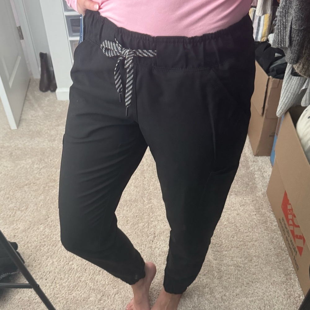 Jaanuu Black Jogger Scrubs